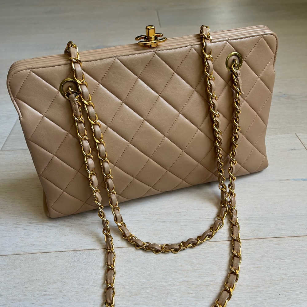 CHANEL Beige Quilted Chain Shoulder Bag